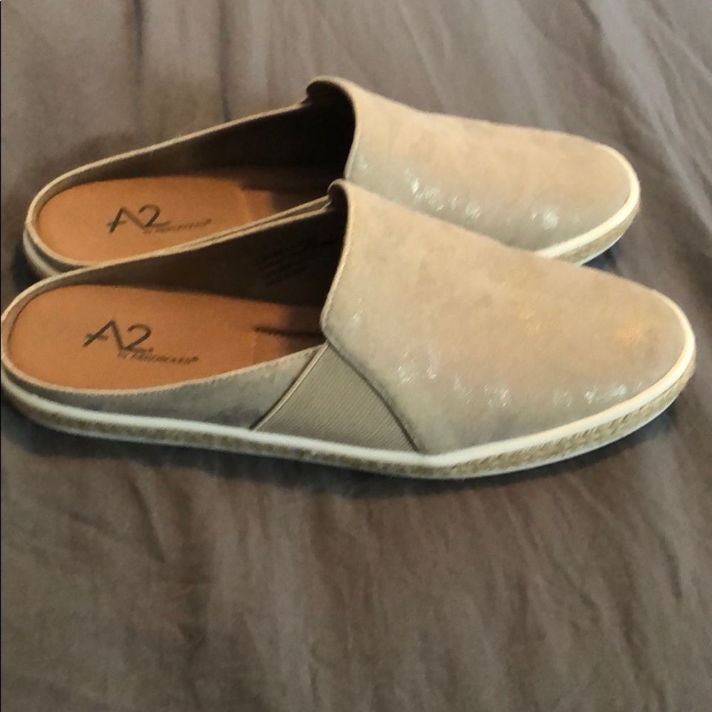 A2 slide on sneaker